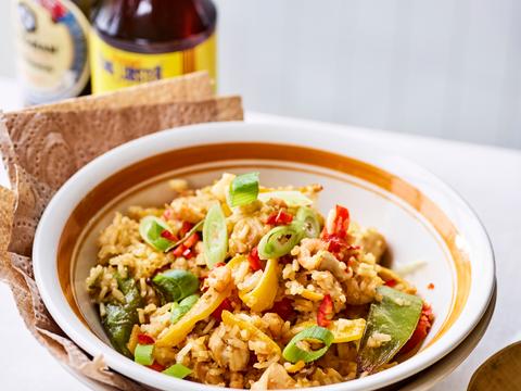 Nasi goreng met ei en garnalen