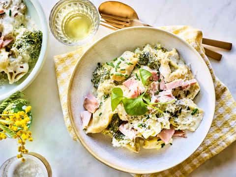 Tortellini met broccoli, Boursin en beenham
