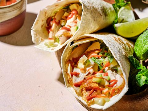 Wraps met kip en ananassalsa