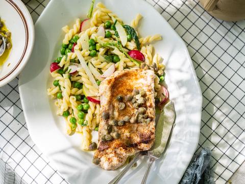 Gegrilde sardientjes met klassieke warme tomaten