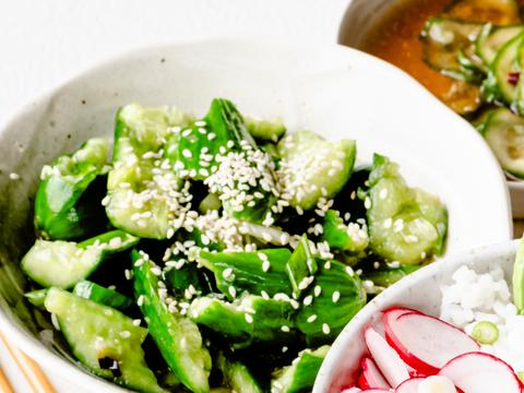 Smashed komkommersalade