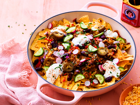 Loaded nachos met ­gehakt, cheddar, paprika en jalapenos