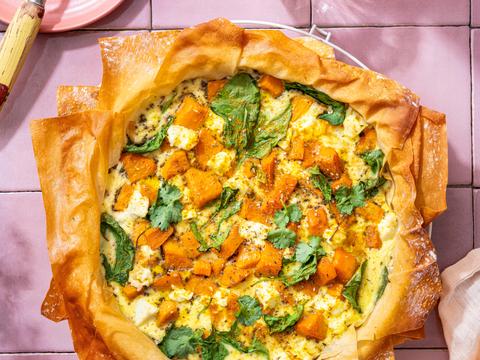 Quiche van filodeeg, zoete aardappel, feta en za’atar
