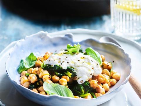 Kikkererwtenstoofpotje met spinazie en stracciatella