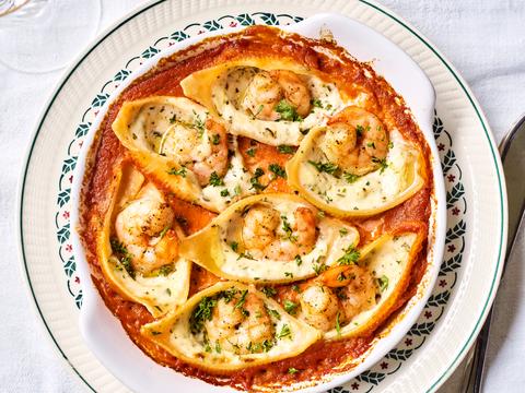 Pastaschelpen met kruidenmascarpone en scampi’s