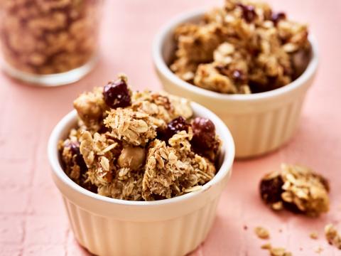 Mueslirotsjes met gedroogd fruit