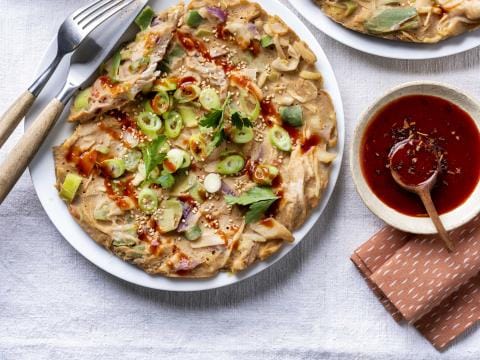 Oosterse pannenkoeken met kip