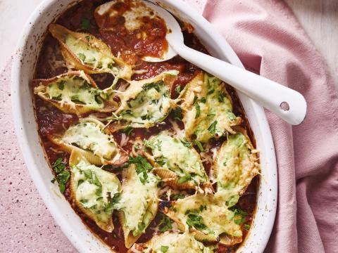 LIBELLE 06 01-12 veggie ovenschotels - gevulde pastaschelpjes 1