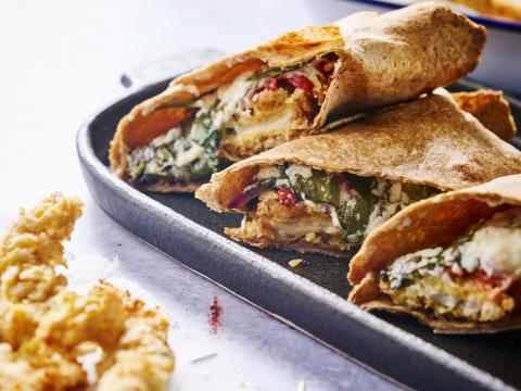 Wrap met krokante kipreepjes en mozzarella