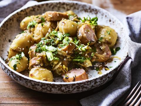 Wok met krieltjes en rookworst