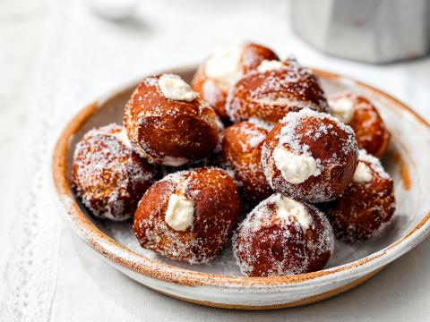 Minibomboloni met koffie