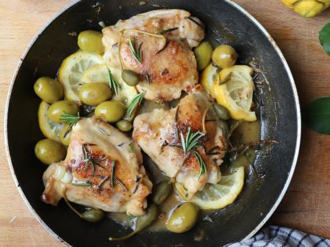 Kip met citroen en olijven