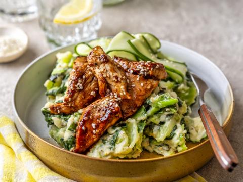 Paksoistoemp met gebakken hoisinkip