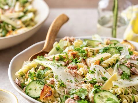 Pastasalade ­‘Caesar’ met venkel en tonijn