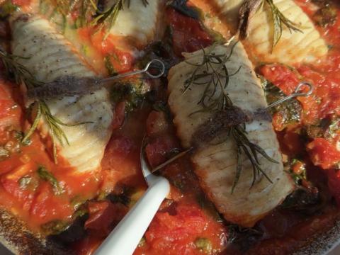 Rogfilet uit de oven met tomaat en spinazie