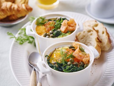 Oeufs en cocotte met zalm