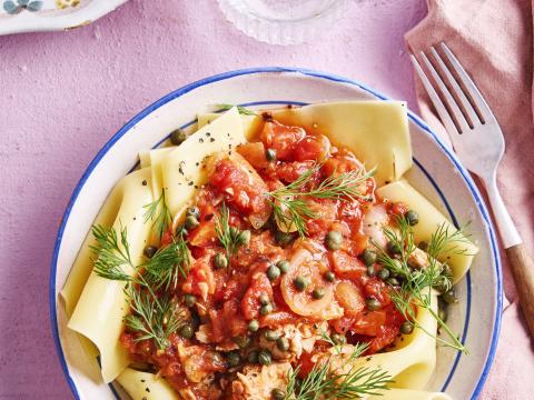 Pasta met tonijn-ansjovis-tomatensaus