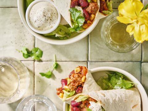 Wraphoorntjes met snelle chili con carne