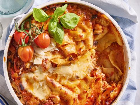 One pot lasagne met spek, aubergine en zongedroogde tomaatjes