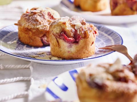 Vanillemuffins met cottagecheese en aardbeien