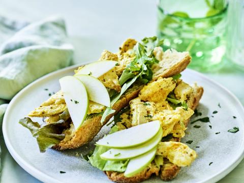 Stokbrood met huisgemaakte kipcurry