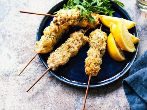 Gepaneerde kip-parmezaanspiesjes
