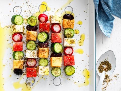 Dambordspiesjes van meloen, komkommer en feta