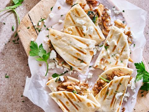 Arayes met pulled oesterzwammen, feta en spinazie