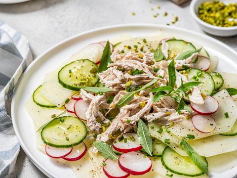 Salade met piel de sapo, kip en yoghurtdressing