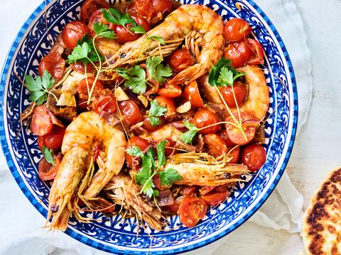 Stoofpotje van gamba’s met kerstomaten en ouzo