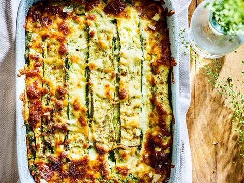 Courgettelasagne met ricotta en ­pesto