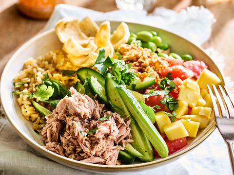 Pokébowl met tonijn, ­watermeloen en mango