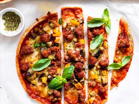 Wrappizza met venkelgehakt en aubergine