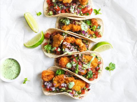 Krokante kipwraps met tomatensalsa en wasabimayonaise