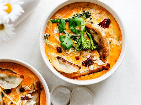 Snel soepje met bimi, sojascheuten en vegetarische gyoza