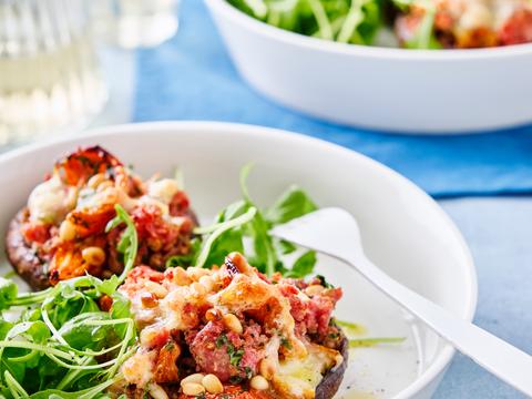 Gevulde portobello_s met Italiaanse worst