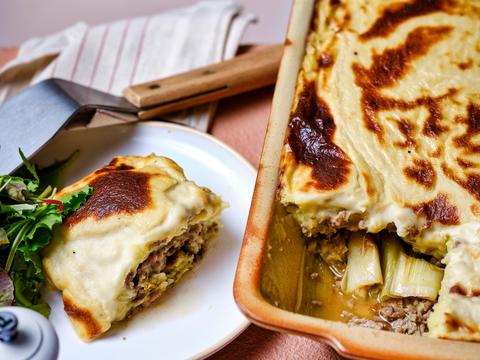 Prei-gehaktschotel met puree en kaassaus