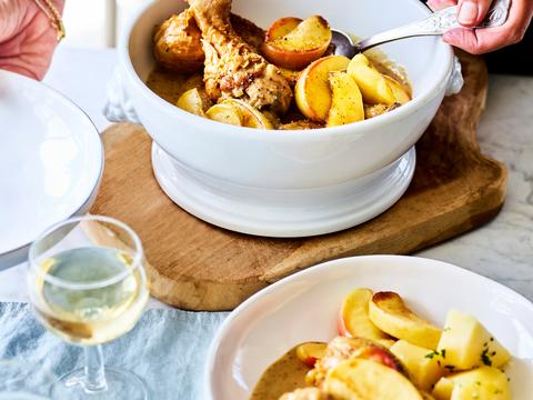 Kipstoofpotje met gebakken appeltjes