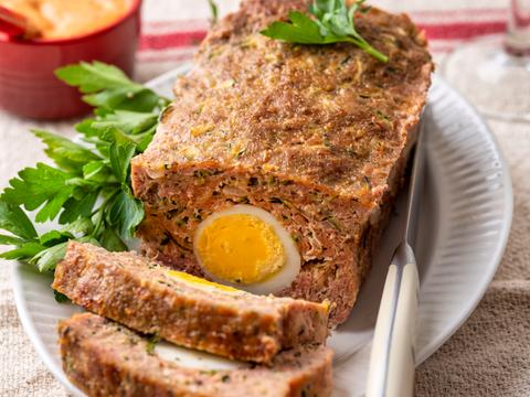Koolhydraatarm gehaktbrood met een eitje