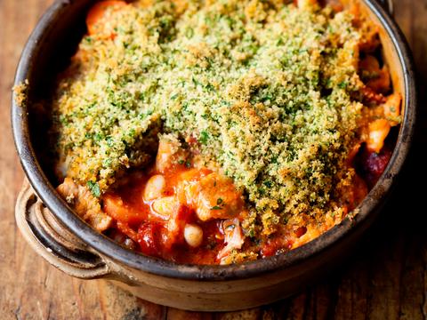 Cassoulet met kruidenkorstje
