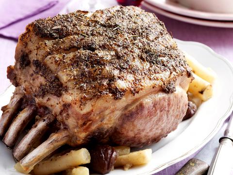Varkenskroontje met schorseneren en kastanjes