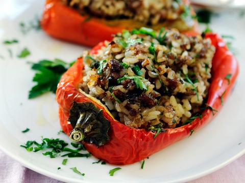 Gevulde paprika's met gehakt en rijst