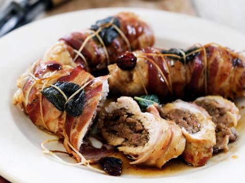 Kalkoenrolletjes in pancetta, met kastanjepuree