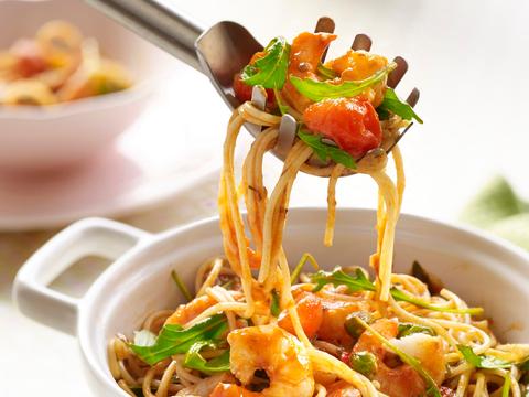 Spaghetti met scampi's en kerstomaatjes