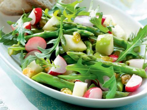 Salade met asperges en radijsjes