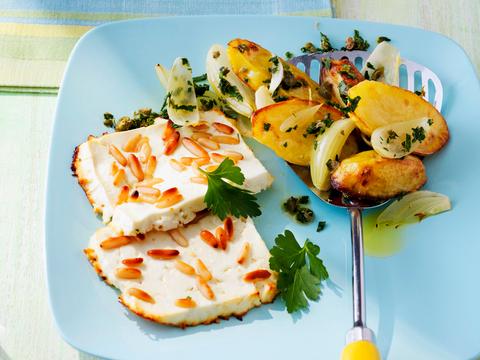 Gebakken feta met ovenaardappelen