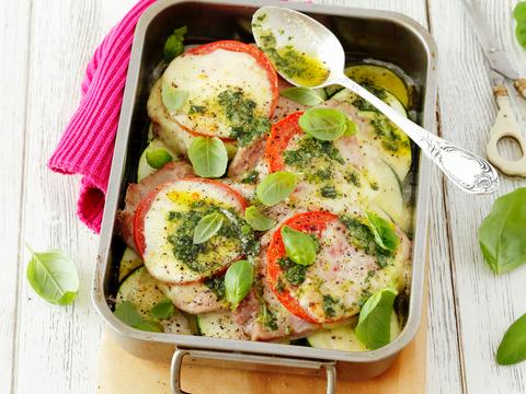 Kotelet met tomaat, mozzarella en courgette