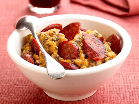Chorizo met wortel-linzenpuree