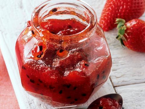 Aardbei-passievruchtenconfituur