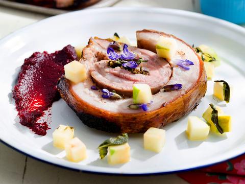 Buikspek met rodebietcompote en granny smith